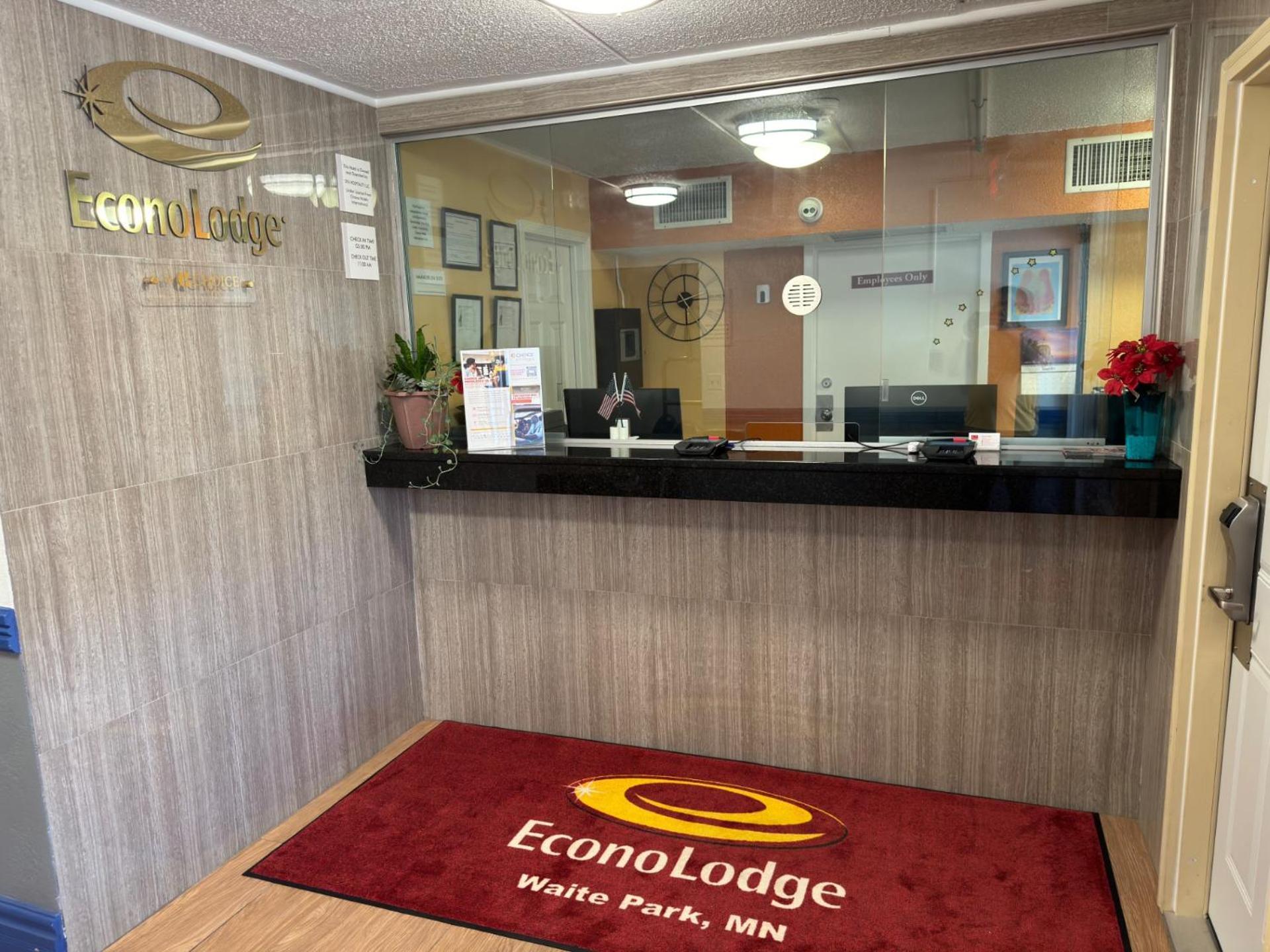 Econo Lodge Waite Park エクステリア 写真